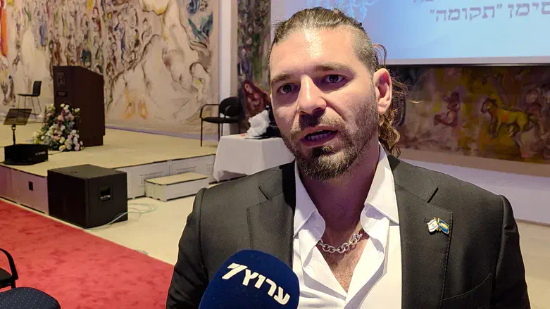 Premiato dalla Knesset Chen Moshe Mizrahi, un eroe del 7 ottobre