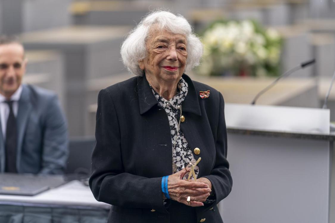 Addio a Margot Friedlander. Sopravvissuta alla Shoah, donna copertina di Vogue Deutsch a 102 anni