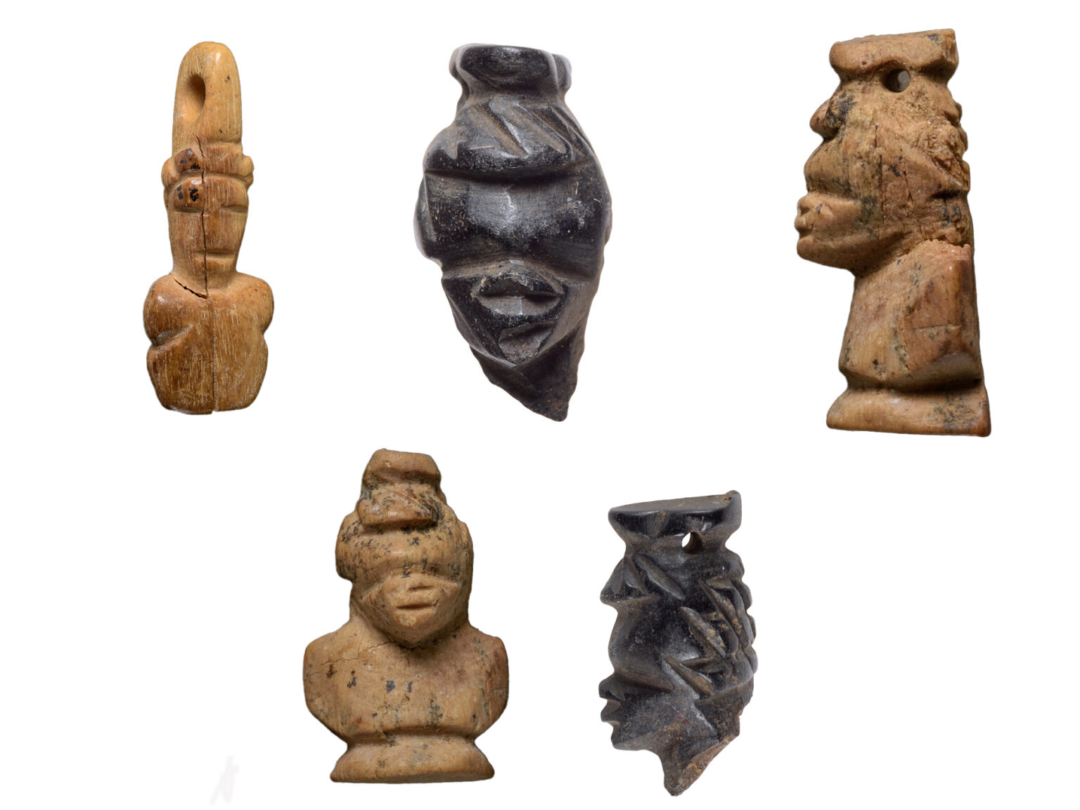 Scoperte nel deserto del Negev statuette di 1.500 anni fa in osso e legno asiatico made in Africa
