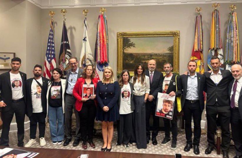 Famiglie degli ostaggi, appello dalla Casa Bianca