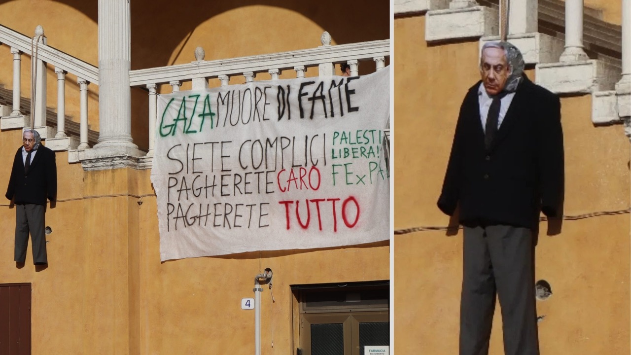 Ferrara, manichino di Netanyahu impiccato in Municipio. Arbib: “Violenza inaudita, gesto antisemita indegno”