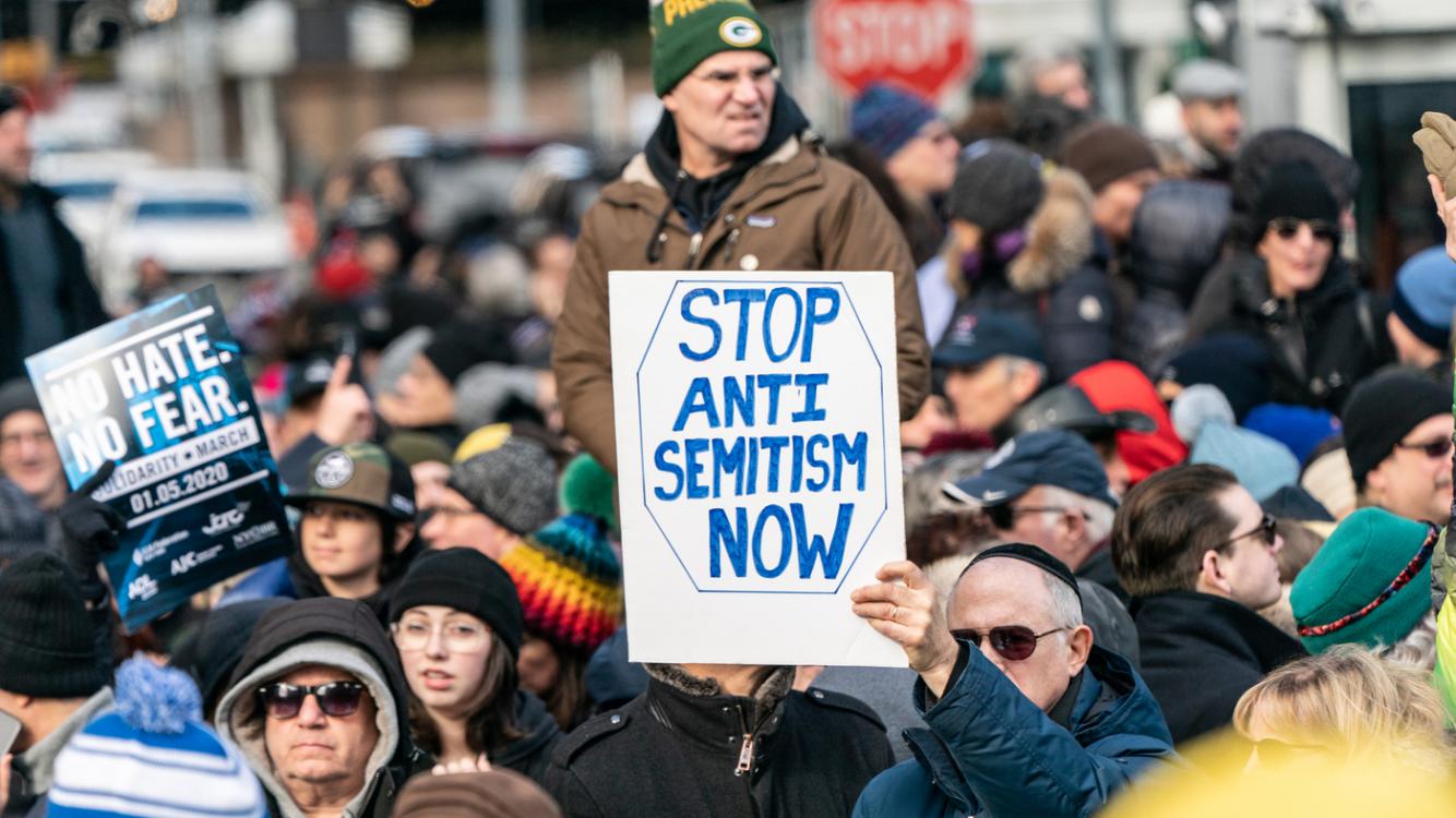 Antisemitismo negli USA: un quarto degli americani ritiene “comprensibili” le violenze contro gli ebrei