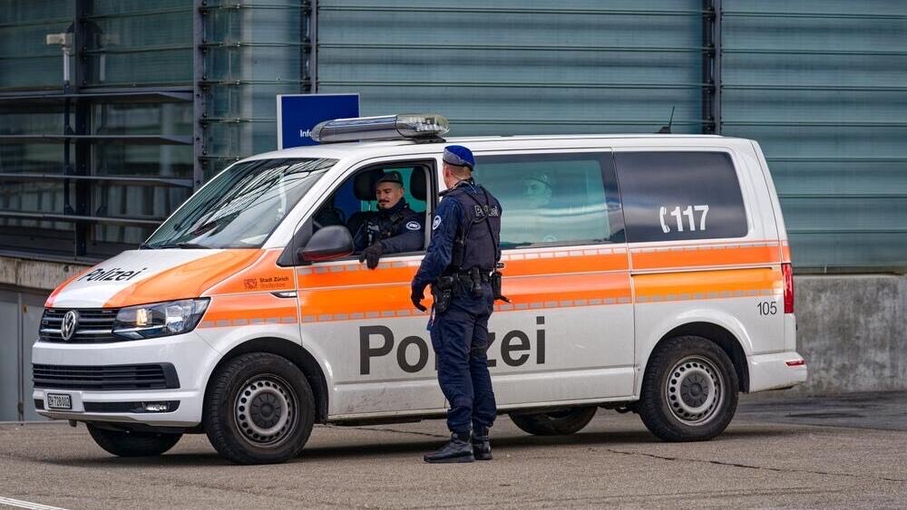 Svizzera: uomo armato minaccia studenti della yeshivà