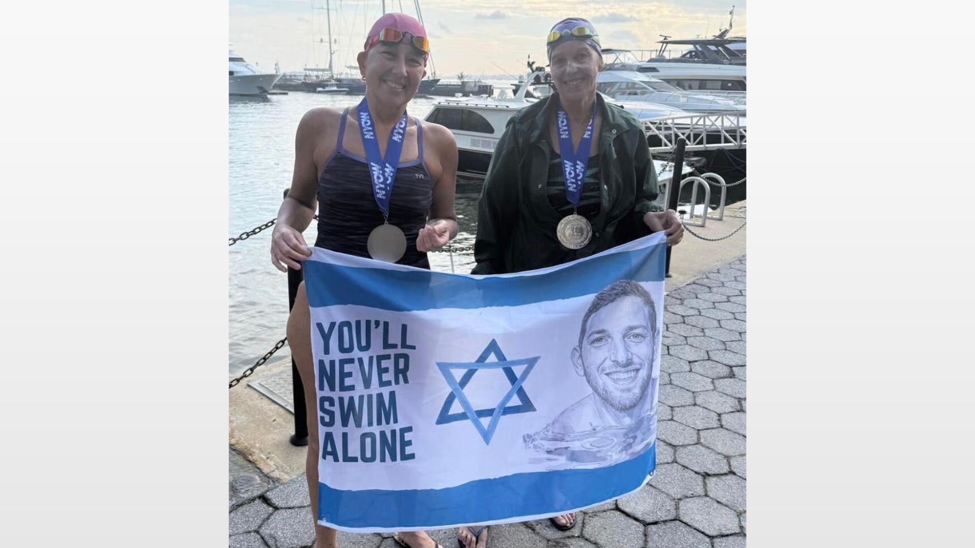 “You will never swim alone”, una madre israeliana nuota in memoria del figlio ucciso da Hamas