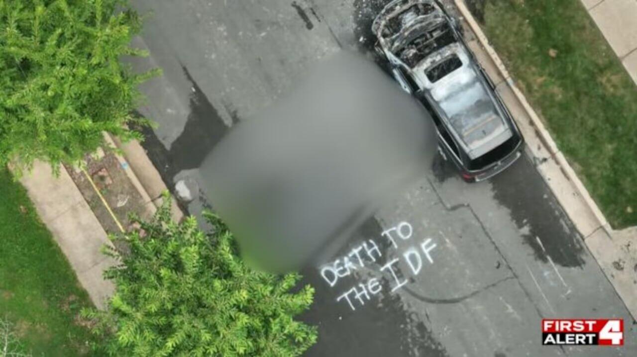 USA, auto bruciate e scritte “Morte all’IDF”: attacco antisemita contro la famiglia di un soldato israeliano