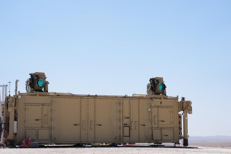 Israele: operativo l’Iron Beam, il sistema laser che intercetta missili e droni