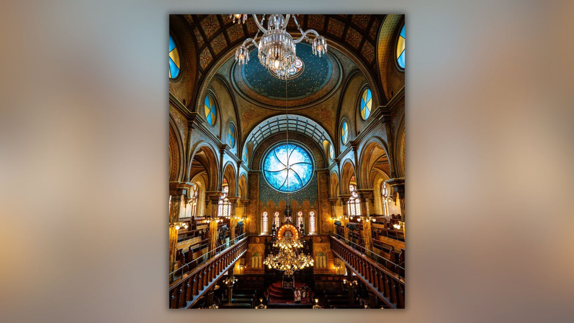 Eldrige Synagogue di New York in festa per i suoi 138 anni di maestosa bellezza