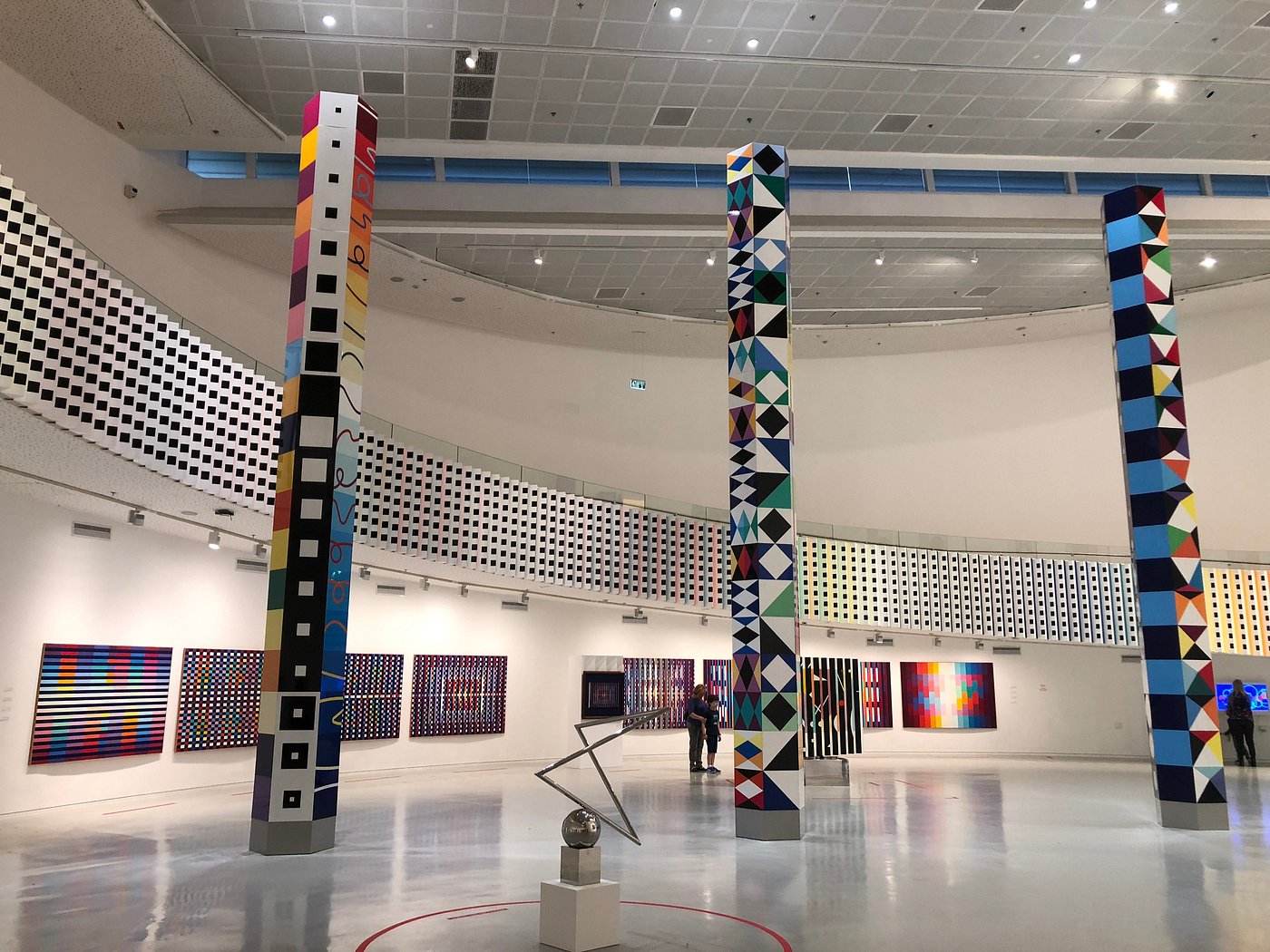 Il viaggio cinetico di Yaacov Agam anticipa Chanukkà al Museo Agam di Rishon LeZion