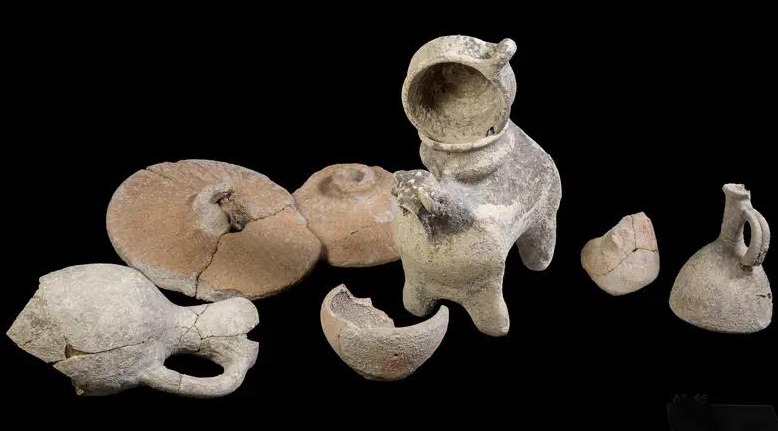 Israele: archeologi scoprono la più antica “cantina” della regione e un raro tesoro rituale cananeo