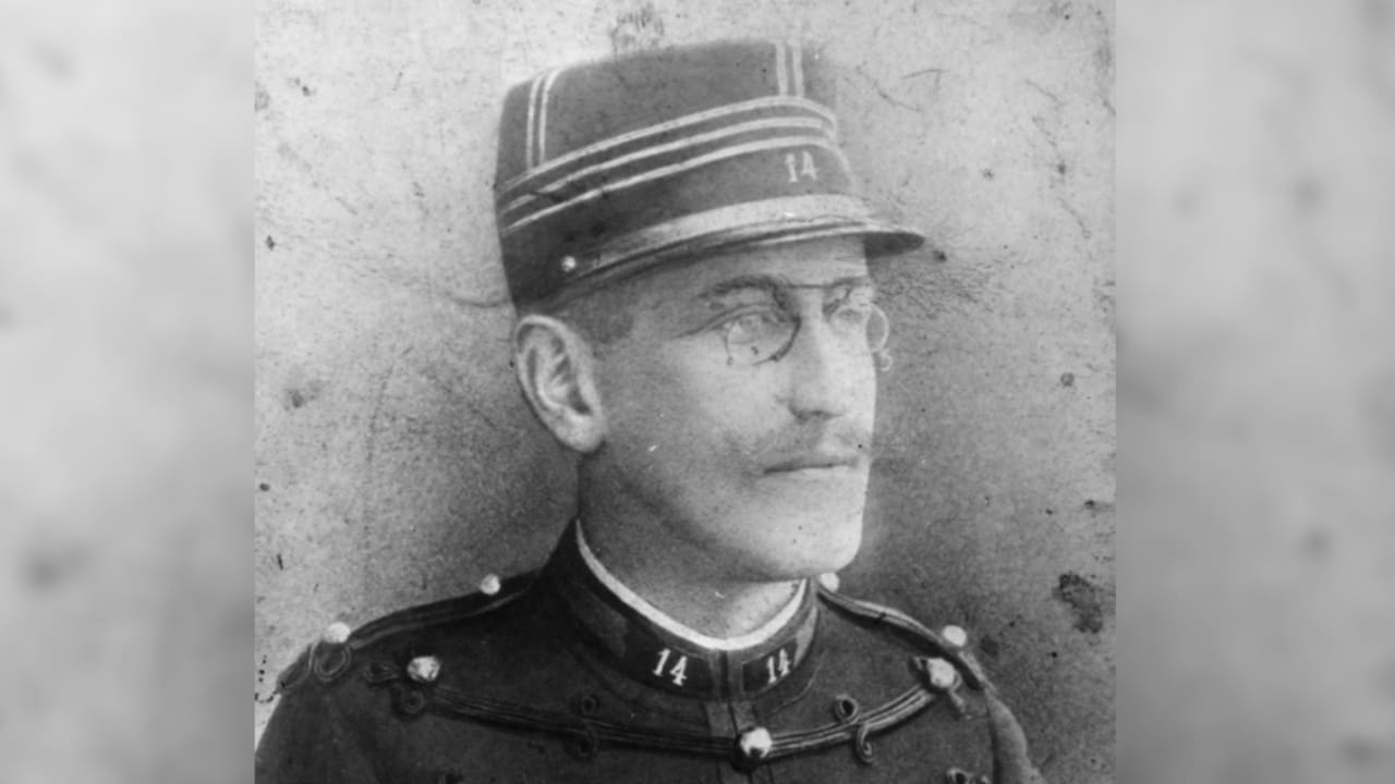 Alfred Dreyfus promosso generale 131 anni dopo la condanna Alfred Dreyfus promosso generale 131 anni dopo la condanna