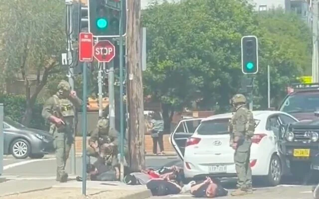 Sydney, arresti precauzionali dopo l’attentato. Il premier Albanese conferma natura Sydney, arresti precauzionali dopo l’attentato. Il premier Albanese conferma natura