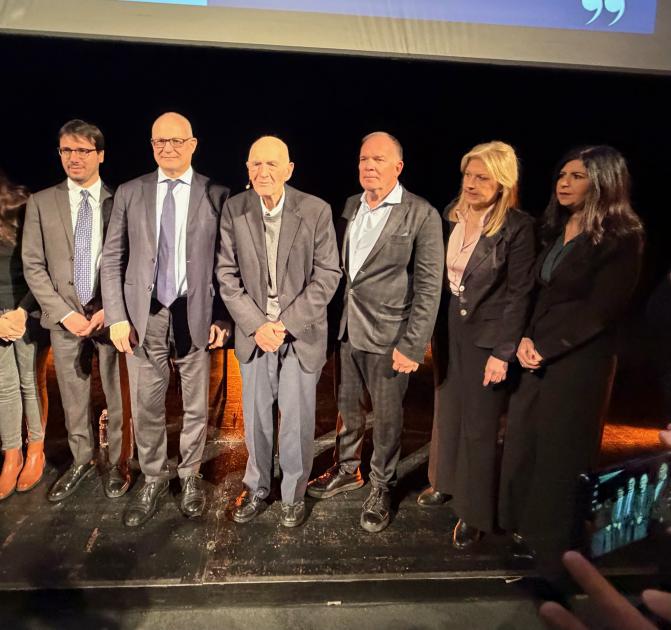 Sami Modiano si racconta ai ragazzi delle scuole italiane