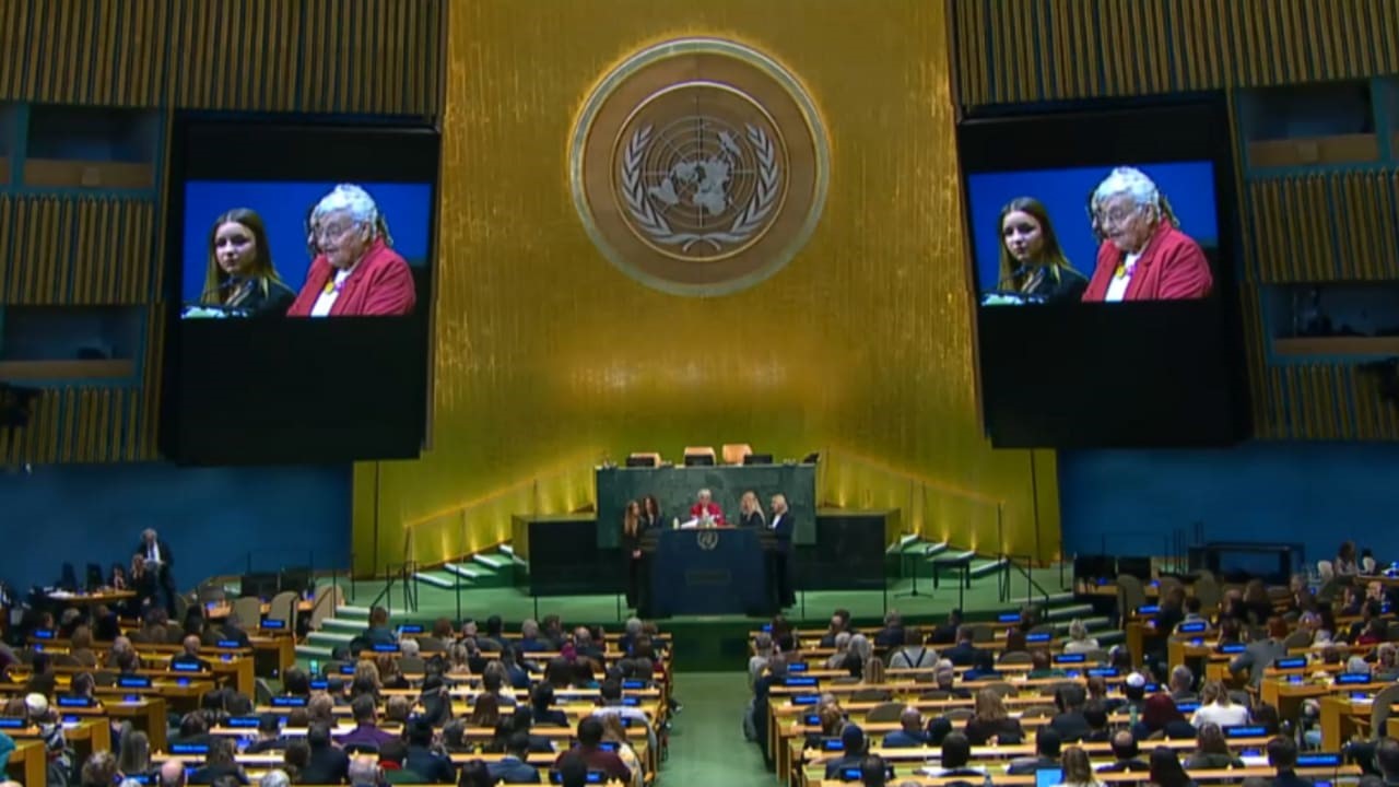 Per la prima volta una sopravvissuta alla Shoah parla in ebraico all’ONU Per la prima volta una sopravvissuta alla Shoah parla in ebraico all’ONU