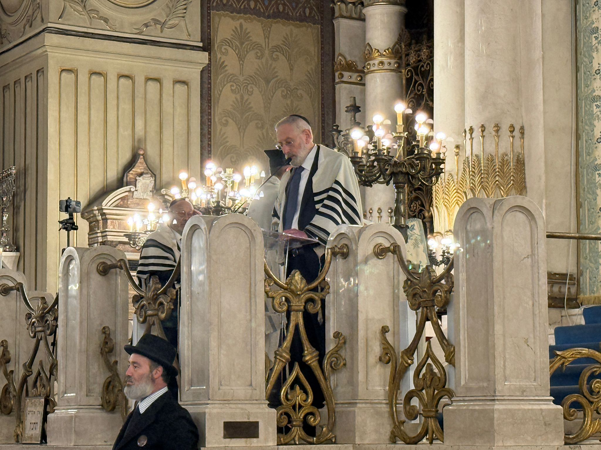 Yom HaShoah al Tempio Maggiore: il ricordo della Comunità ebraica di Roma Yom HaShoah al Tempio Maggiore: il ricordo della Comunità ebraica di Roma