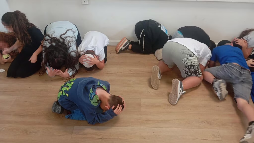 I bambini nel nord di Israele: l’infanzia tra lezioni interrotte e rifugi