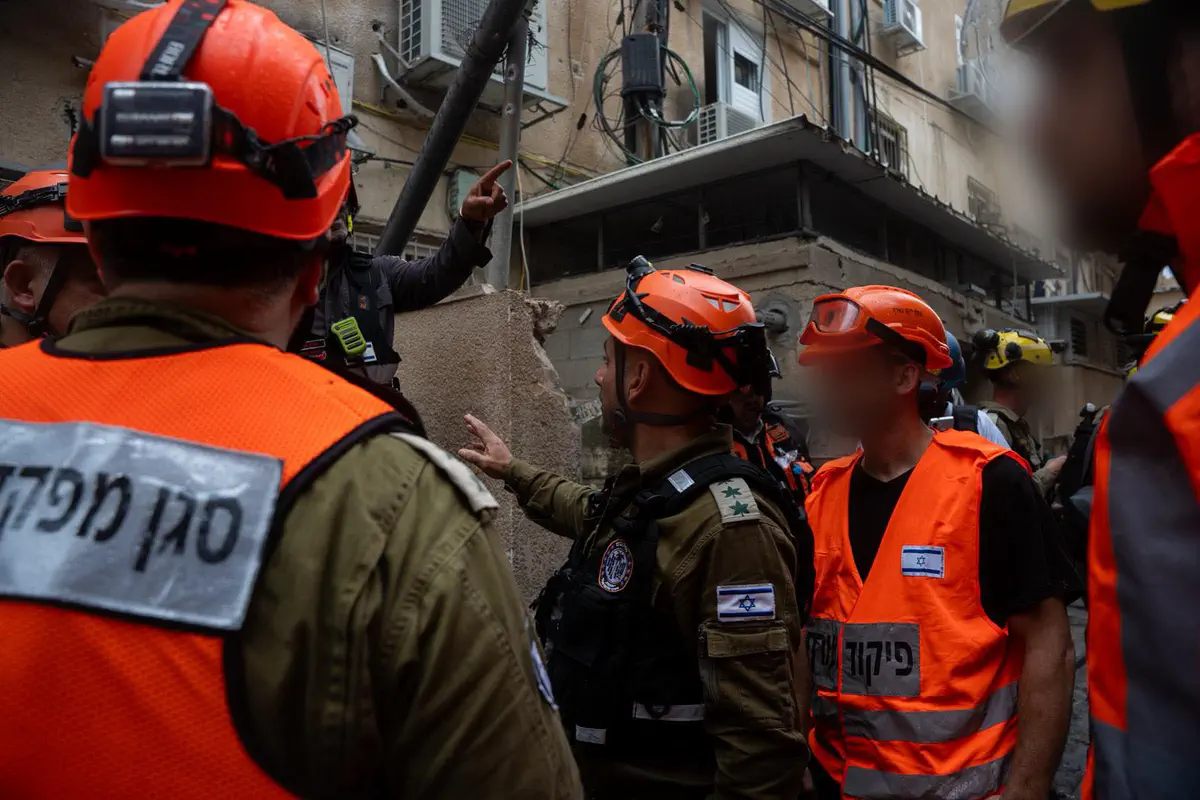 Missili iraniani su Israele: 14 feriti a Bnei Brak, bambina in gravi condizioni Missili iraniani su Israele: 14 feriti a Bnei Brak, bambina in gravi condizioni