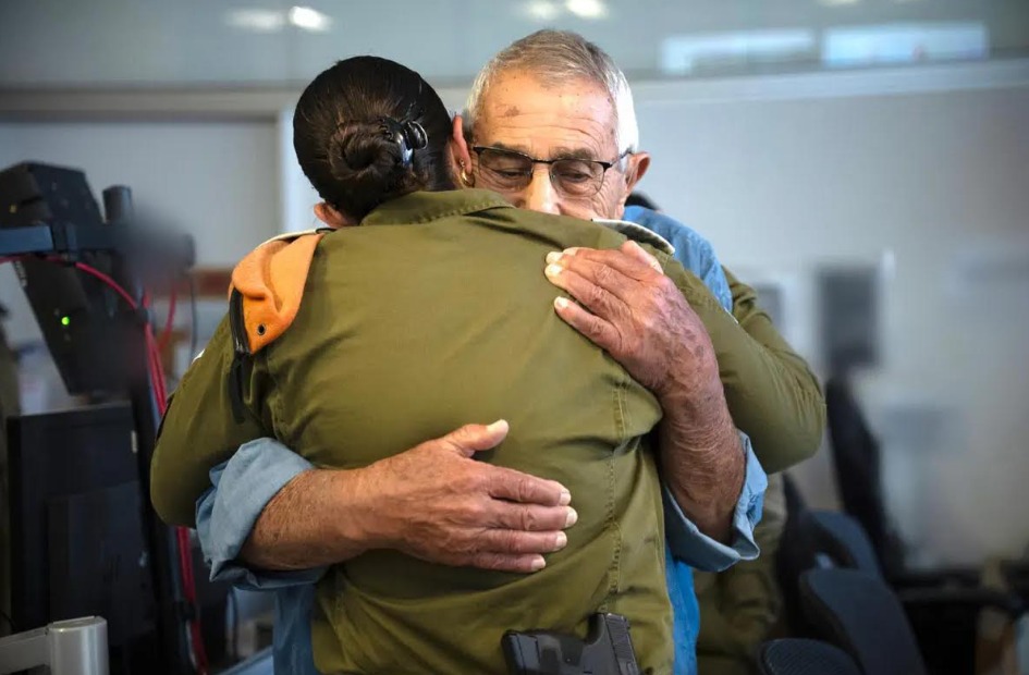 Israele, il suono della memoria: tre generazioni unite da Yom HaShoah