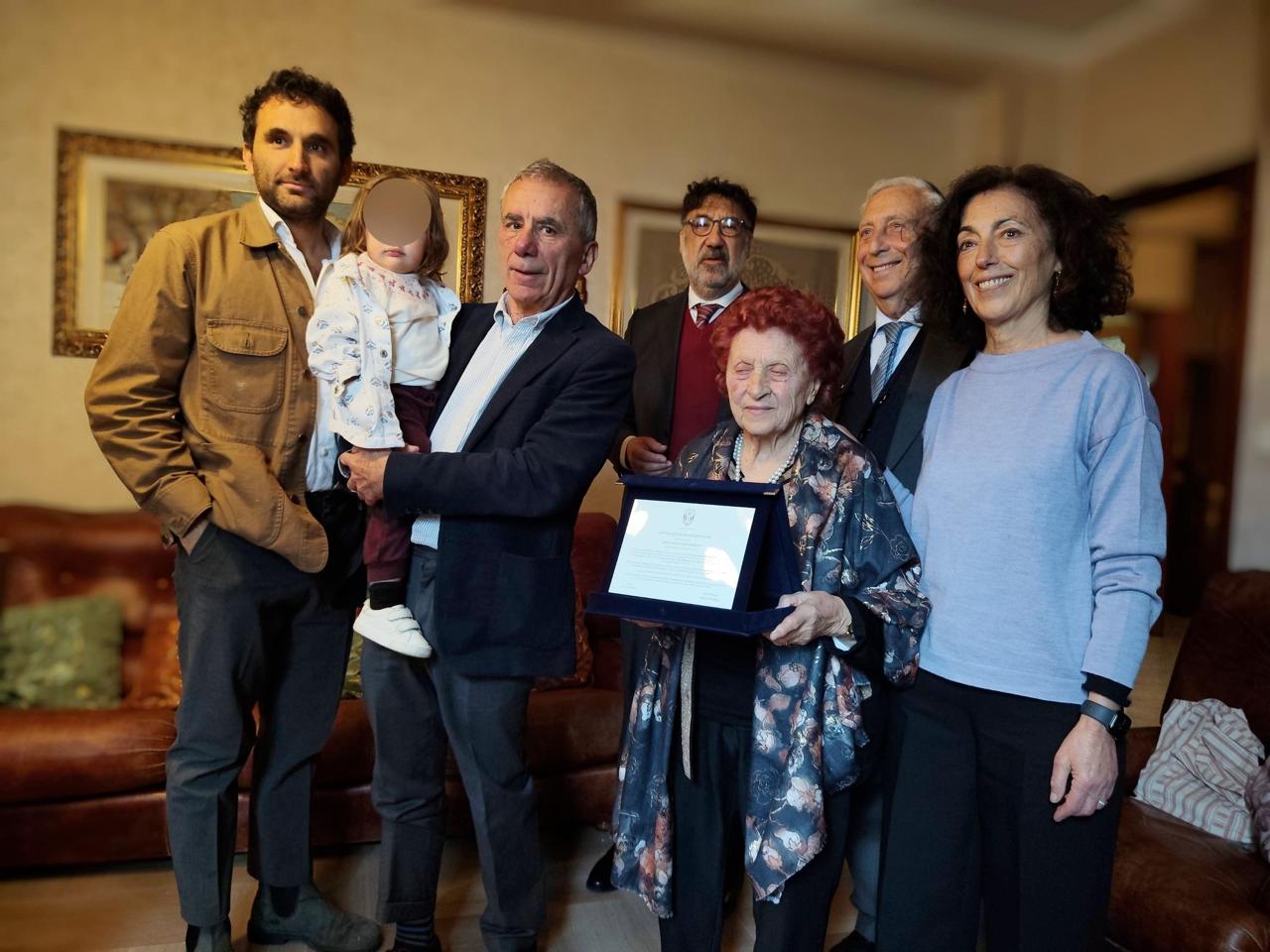 Targa a Giovanna Martorelli, Fadlun: “Alla barbarie oppose la solidarietà” Targa a Giovanna Martorelli, Fadlun: “Alla barbarie oppose la solidarietà”