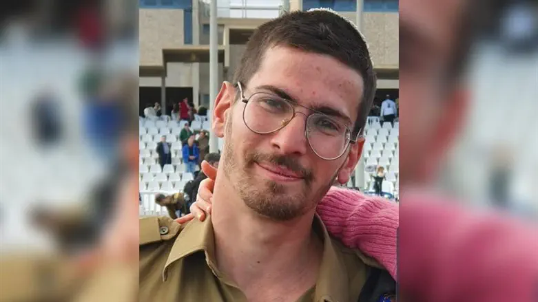 Il borsone ritrovato di Eitan Fish, caduto a Gaza nel 2023