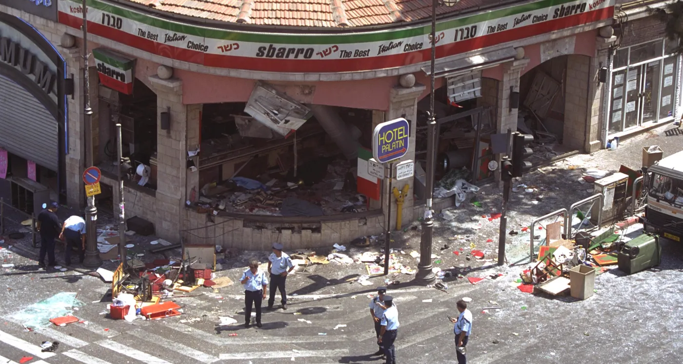 Sbarro, venticinque anni dopo: le vite spezzate e la giustizia mancata