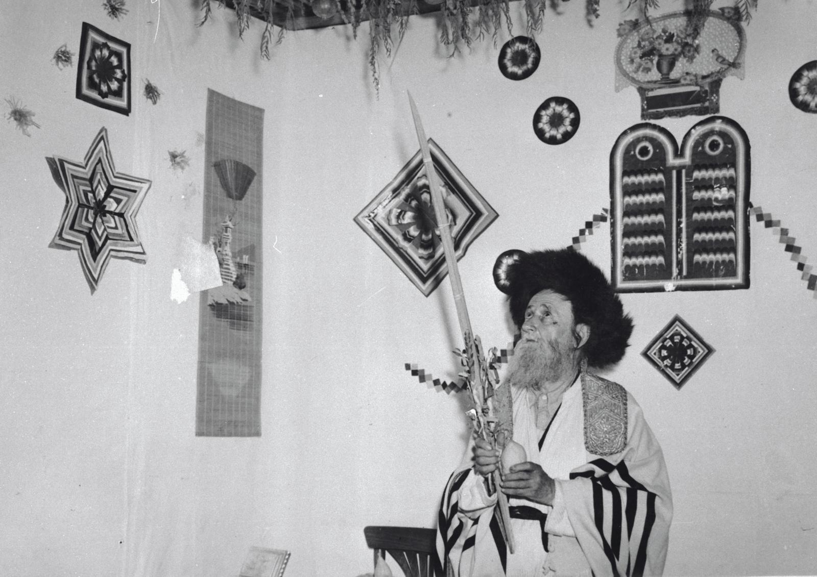Foto inedite del KKL-JNF: così si festeggiava Sukkot in Israele oltre 60 anni fa