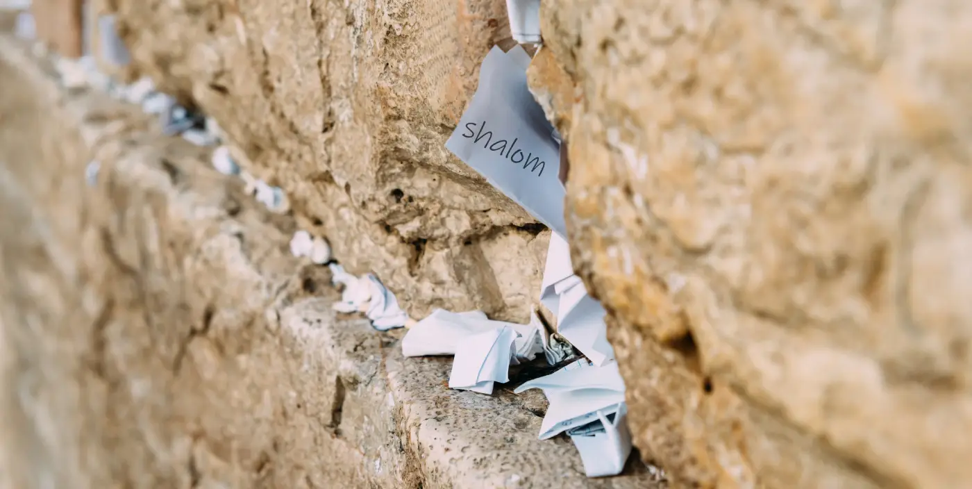 Rimossi migliaia di biglietti dal Muro Occidentale Rimossi migliaia di biglietti dal Muro Occidentale